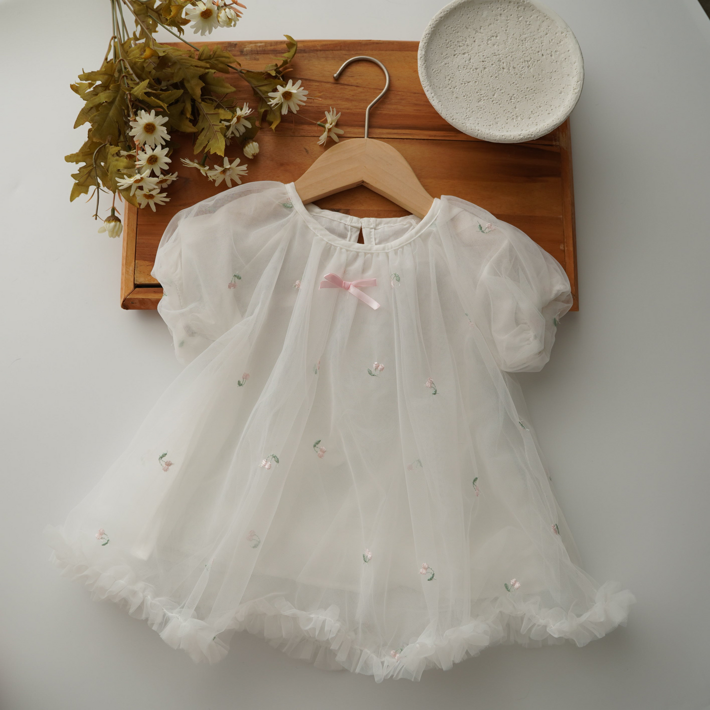Little Embroidery Flower Mesh Dress (White Size 120)